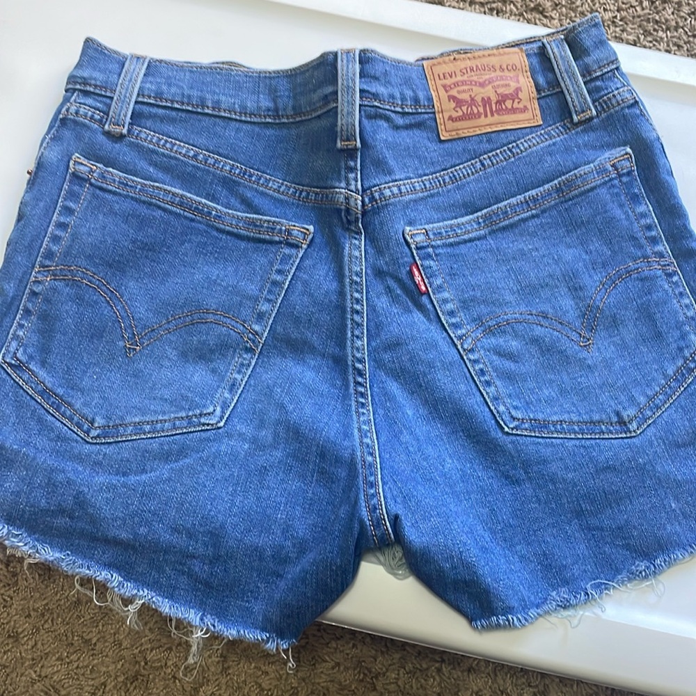 New without tags - Levi high-rise shorts